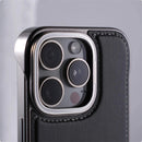 Case iPhone em Couro com acabamento em Metal Reforçado