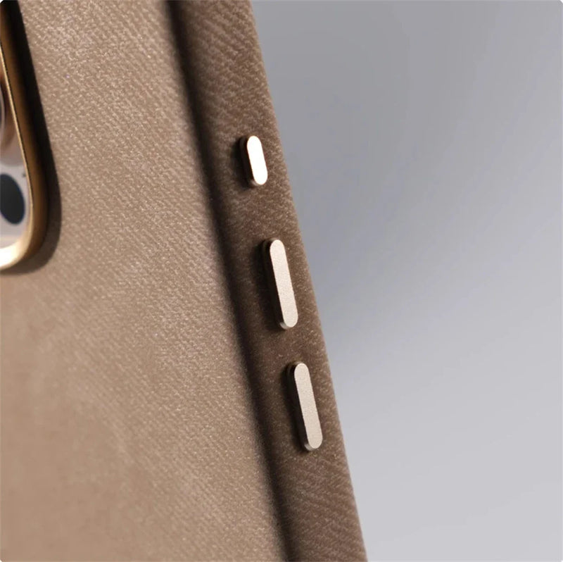 Case iPhone em Tecido e Carregamento MagSafe