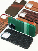 Case iPhone em Fibra de Carbono MagSafe Exclusiva