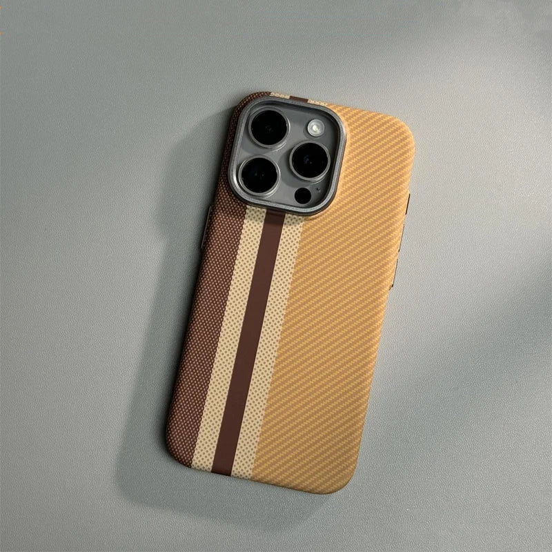 Case iPhone em Fibra de carbono com carregamento Magsafe