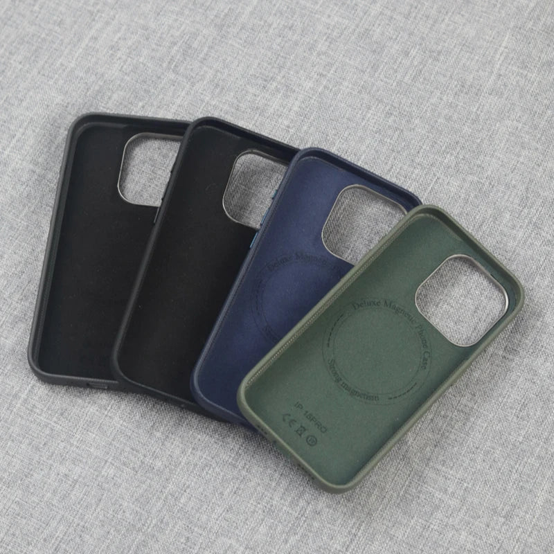 Case iPhone de Couro em Alto Relevo e Carregamento MagSafe
