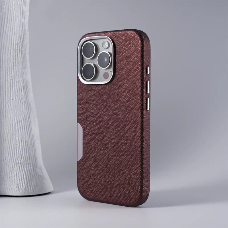 Case iPhone em Couro com Metal e Carregamento MagSafe