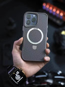 Case iPhone Nano Carbon com carregamento MagSafe