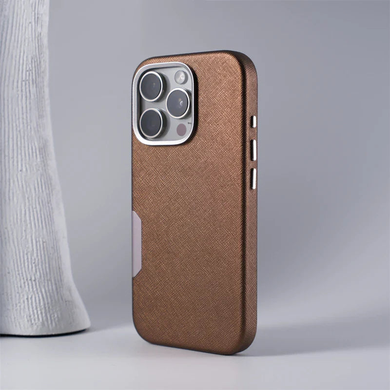 Case iPhone em Couro com Metal e Carregamento MagSafe