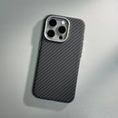 Case em fibra de carbono iPhone com carregamento MagSafe