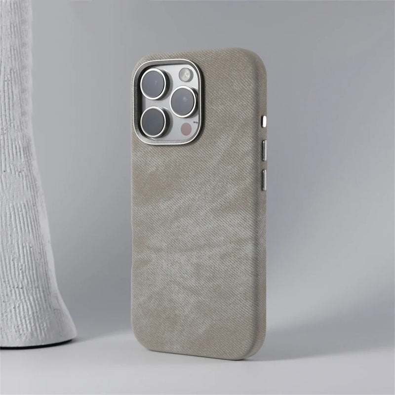 Case iPhone em Tecido e Carregamento MagSafe