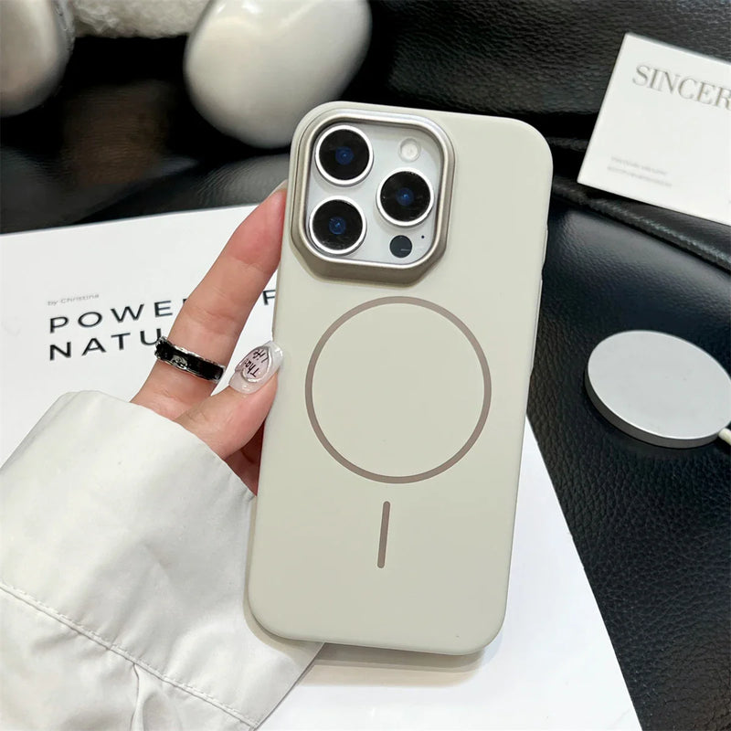 Case iPhone Matte com Protetor de Lentes em Metal