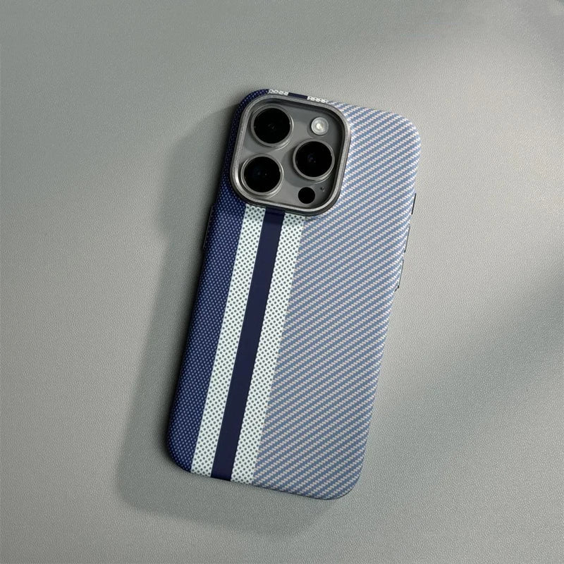 Case iPhone em Fibra de carbono com carregamento Magsafe