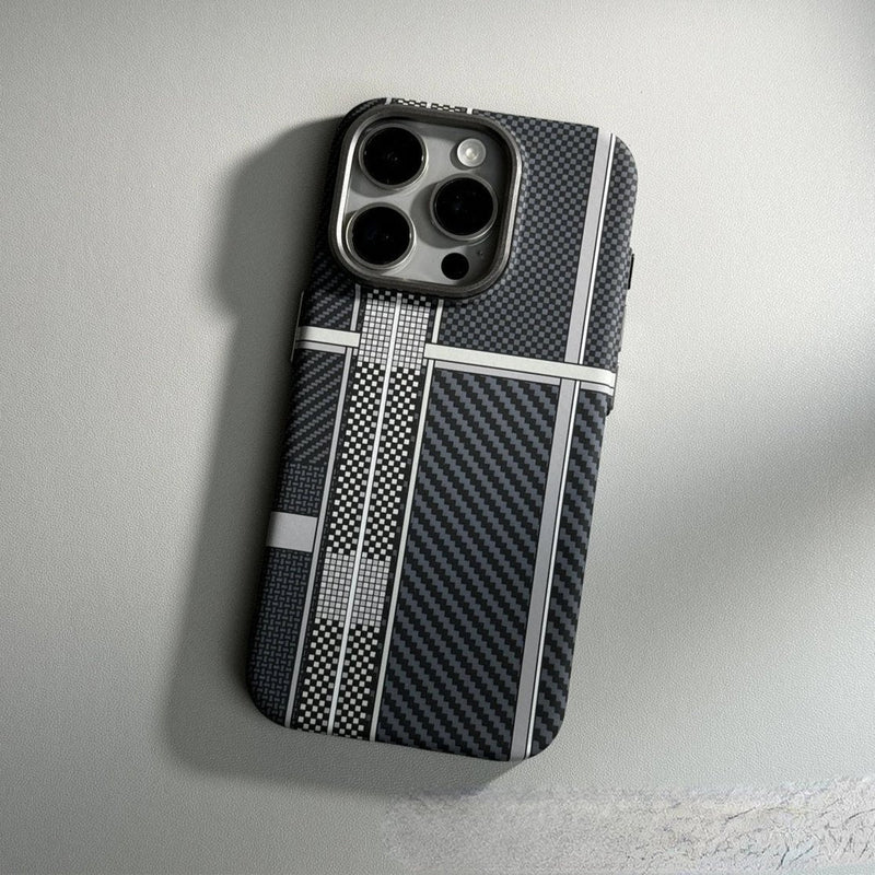 Case iPhone em fibra de carbono e carregamento MagSafe