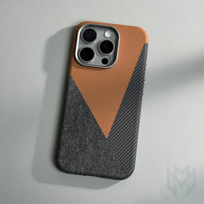 Case iPhone em Couro e Carbono com Proteção Anti-impacto